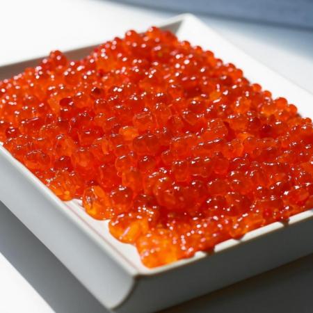 В Госдуме хотят усилить контроль за продажей икры в праздники. Это нужно для обеспечения санитарной безопасности